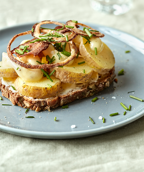 Open sandwich with potato