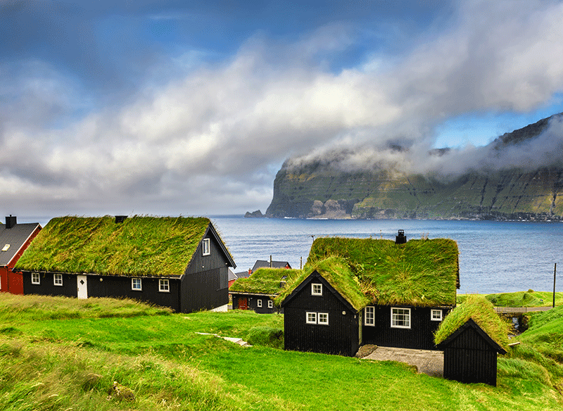 Faroe-Islands-Houses-at-lake