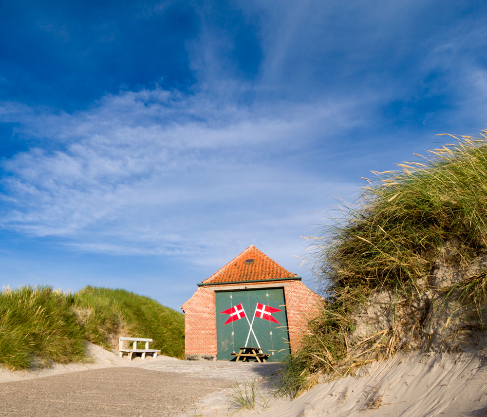 The swallow-tailed Dannebrog is use on lifeboat stations along the coast all over Denmark. 